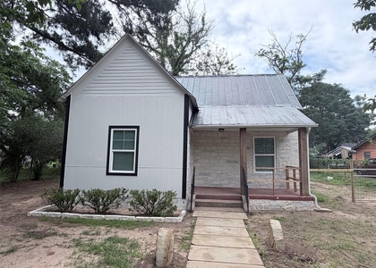 403 Taylor St - Photo 1