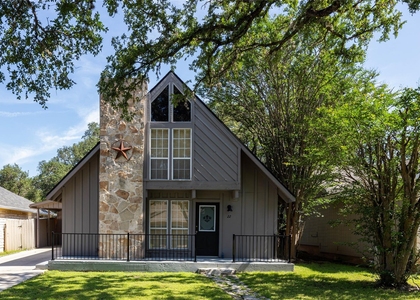 22 Stonehouse Cir - Photo 1