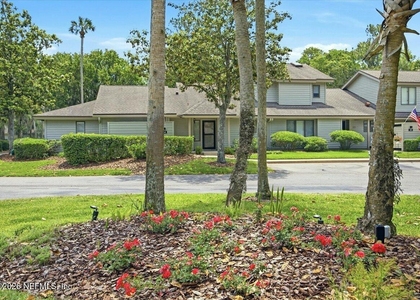 64 Players Club Villas Road - Photo 1