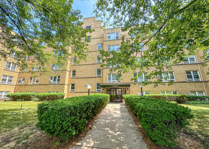 5355 N California Avenue - Photo 1