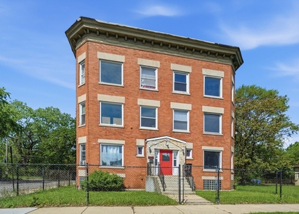 7056 S Parnell Avenue - Photo 1