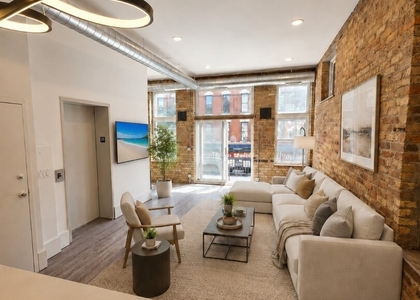1547 N Milwaukee Avenue - Photo 1