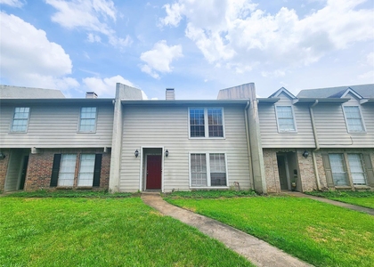 3418 Avenue P - Photo 1