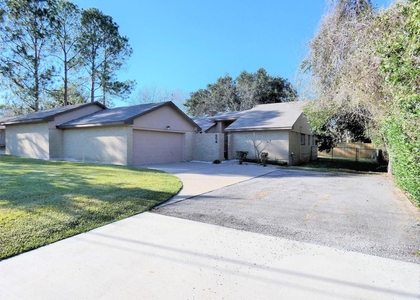 604 Golfview Drive - Photo 1