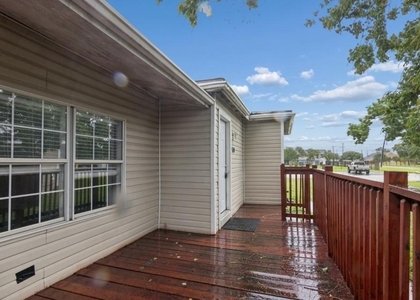 1709 W 4th Street - Photo 1