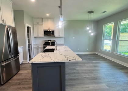 729 Ebenezer Lane - Photo 1
