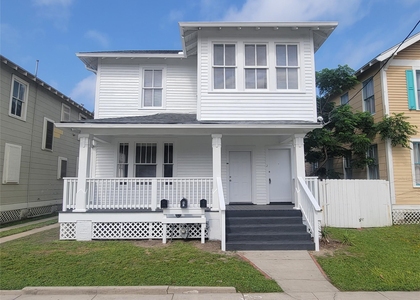 2221 35th Street - Photo 1