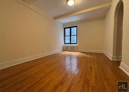 Second Avenue - Photo 1