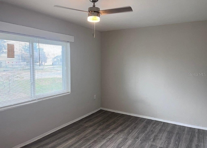 1040 Avondale Avenue - Photo 1