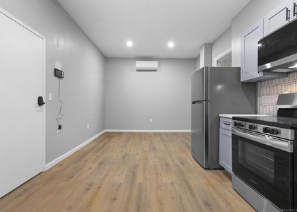 140 Grand Street - Photo 1