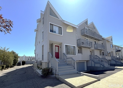 105 Tremont Avenue - Photo 1