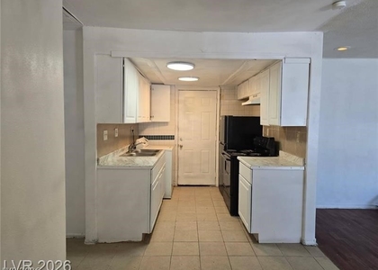 817 Duquesne Avenue - Photo 1