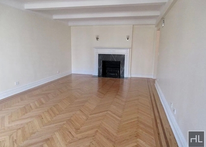 East 68 Street - Photo 1