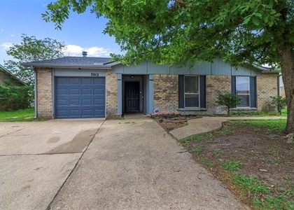 7012 Lincolnshire Lane - Photo 1