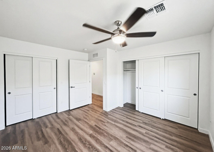 2417 E Campbell Avenue - Photo 1