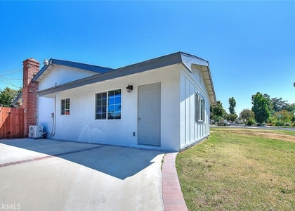 340 W Caroline Street - Photo 1