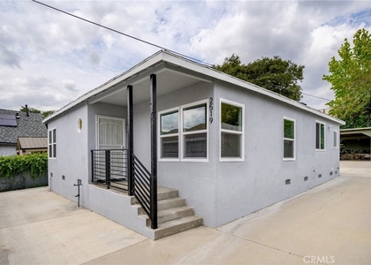 2519 Manhattan Avenue - Photo 1