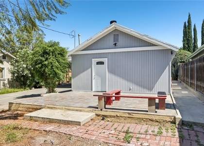 11032 Scoville Avenue - Photo 1