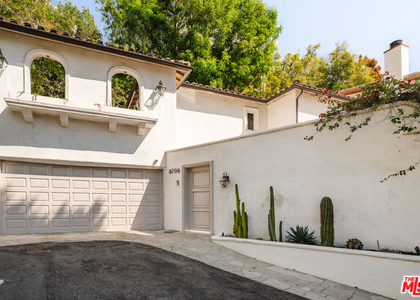 8706 Sunset Plaza Place - Photo 1
