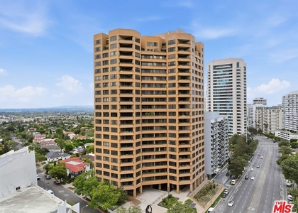 10430 Wilshire Boulevard - Photo 1