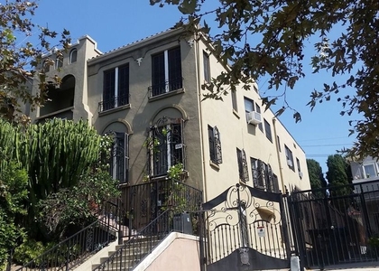 156 N Kenmore Avenue - Photo 1