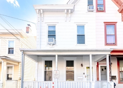 635 Chambers Street - Photo 1