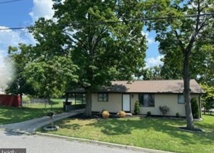 9 Centre Avenue - Photo 1