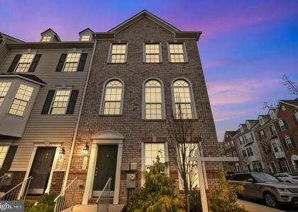 1601 Wesbourne Drive - Photo 1