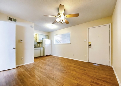 2800 Swisher St - Photo 1
