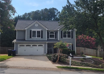 2790 Suwanee Lakes Trail - Photo 1