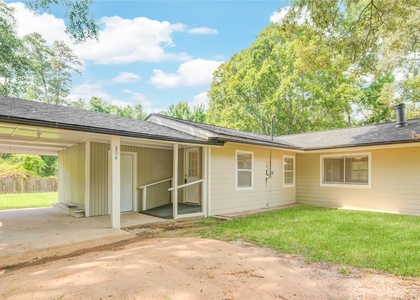 804 Chickasaw Drive - Photo 1