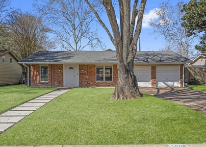 2005 Sedgie Drive - Photo 1