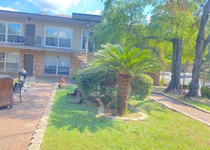 820 W Alabama - Photo 1