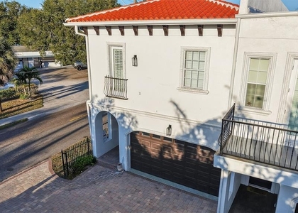 5601 Bayshore Boulevard - Photo 1