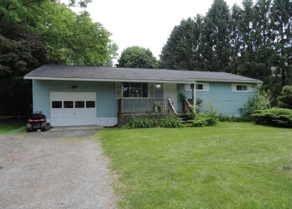 121 N Ridge Dr - Photo 1