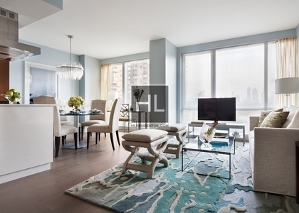West 42nd Street - Photo 1