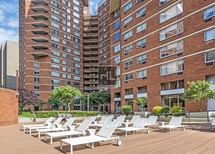 2nd Avenue - Photo 1