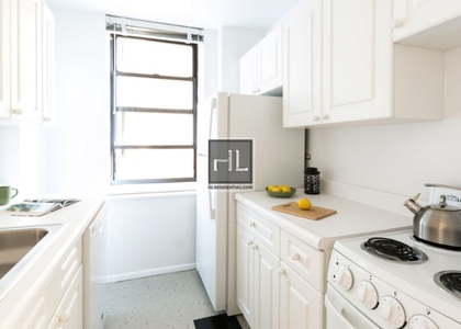 West 34th Street - Photo 1