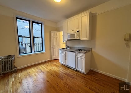 West 45 Street - Photo 1