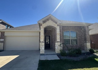 1105 Daffodil Street - Photo 1