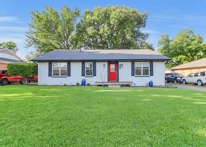 623 Greenleaf Drive - Photo 1