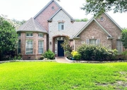 801 Heatherglen Court - Photo 1