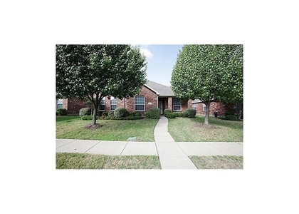 1407 Hazelwood Drive - Photo 1