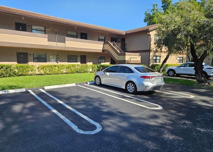 10571 Royal Palm Boulevard - Photo 1