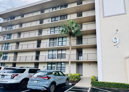 9 Royal Palm Way - Photo 1