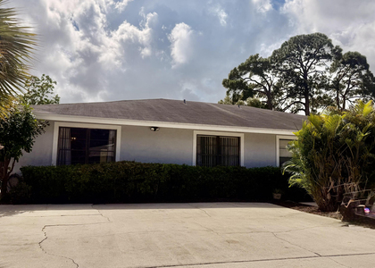 9121 E Highland Pines Drive - Photo 1