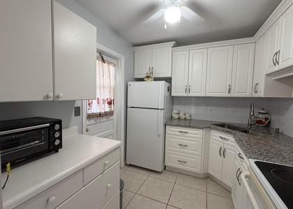 108 Ne 20th Avenue Ne - Photo 1