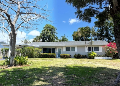 465 Ne 34th Street - Photo 1