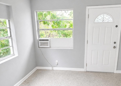 413 N Sapodilla Avenue - Photo 1