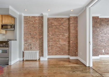 Tenth Avenue - Photo 1